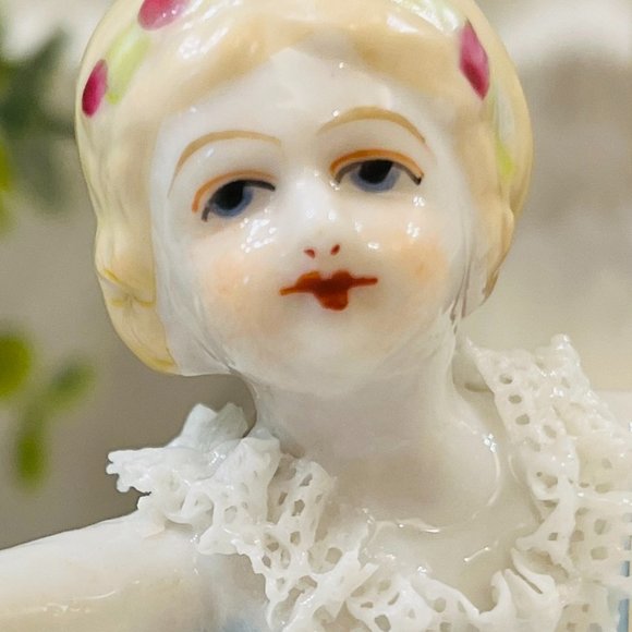 Antique Porcelain lace ballerina - Picture 12 of 13